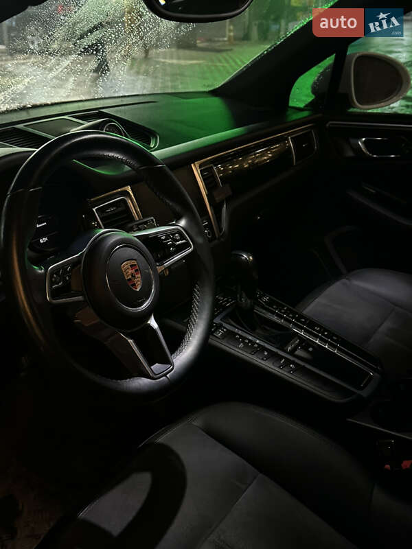Внедорожник / Кроссовер Porsche Macan 2018 в Черновцах