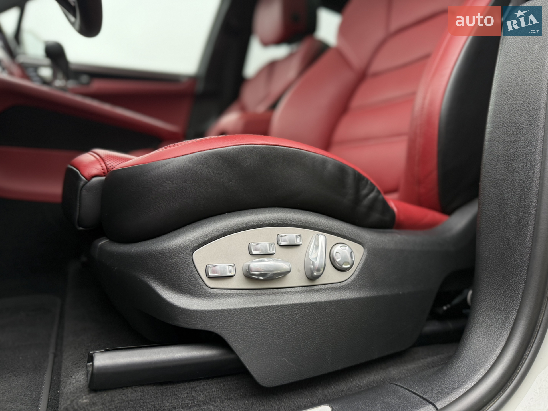 2021 Porsche Macan - мініатюра 30