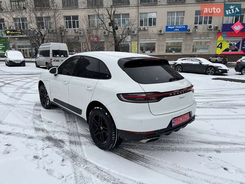 Внедорожник / Кроссовер Porsche Macan 2021 в Киеве