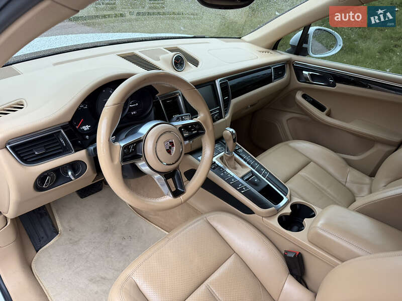 Внедорожник / Кроссовер Porsche Macan 2016 в Киеве