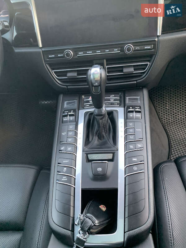 Внедорожник / Кроссовер Porsche Macan 2019 в Ивано-Франковске