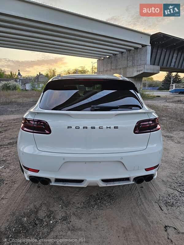 Позашляховик / Кросовер Porsche Macan 2016 в Дніпрі