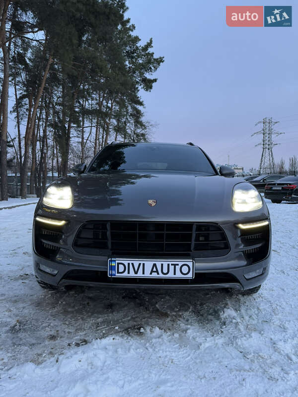 Внедорожник / Кроссовер Porsche Macan 2016 в Киеве