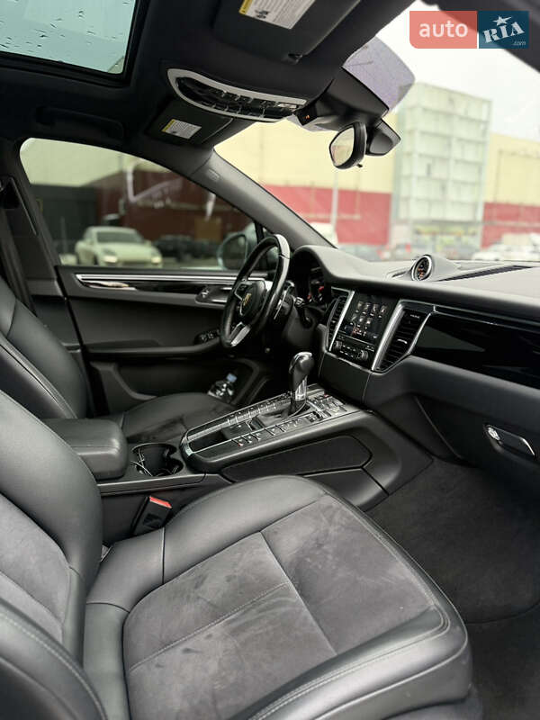 Внедорожник / Кроссовер Porsche Macan 2018 в Киеве