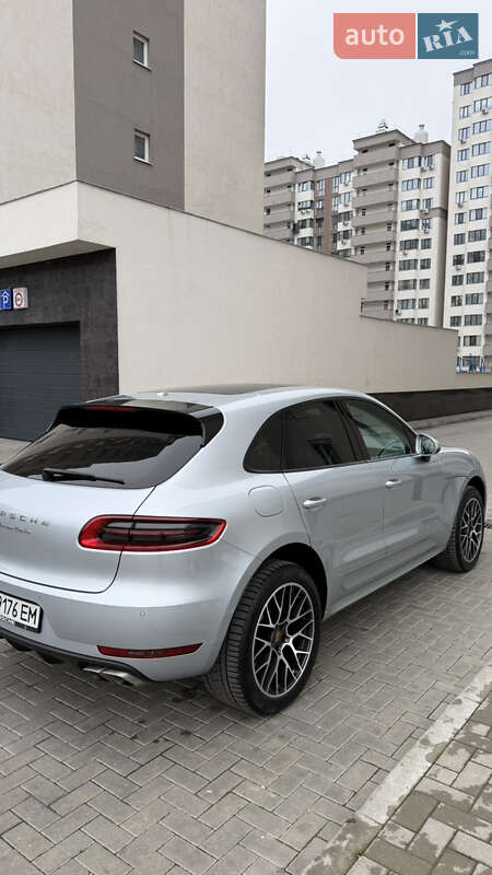 Внедорожник / Кроссовер Porsche Macan 2015 в Черновцах