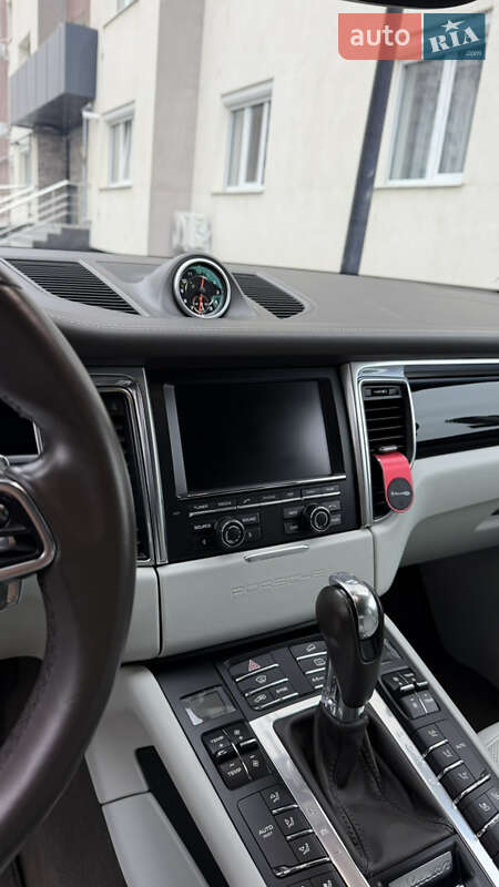 Внедорожник / Кроссовер Porsche Macan 2015 в Черновцах