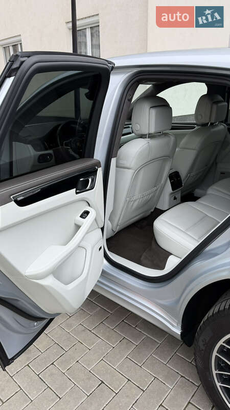 Внедорожник / Кроссовер Porsche Macan 2015 в Черновцах