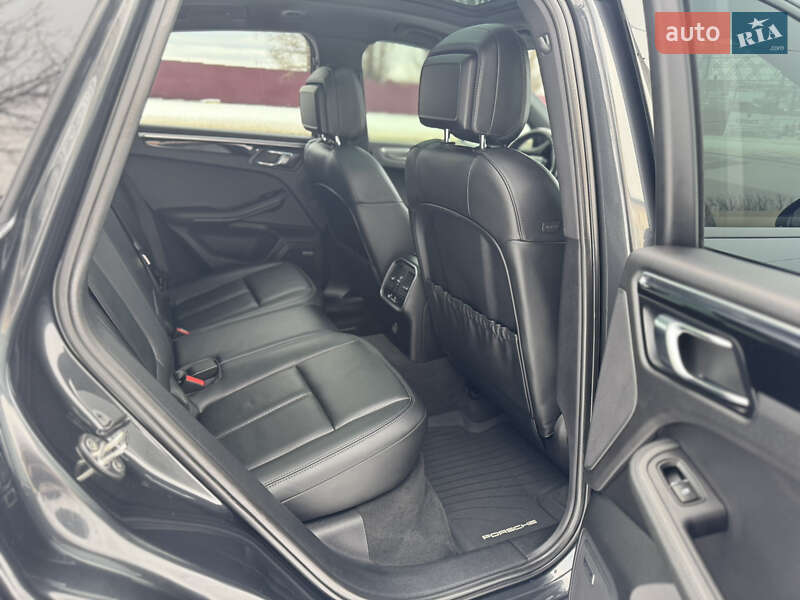 Внедорожник / Кроссовер Porsche Macan 2018 в Харькове