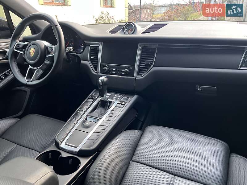 Внедорожник / Кроссовер Porsche Macan 2016 в Киеве