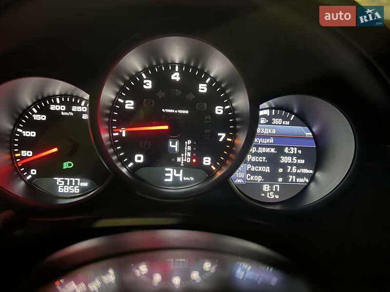 Внедорожник / Кроссовер Porsche Macan 2016 в Киеве