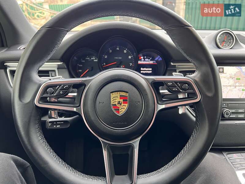 Внедорожник / Кроссовер Porsche Macan 2016 в Киеве