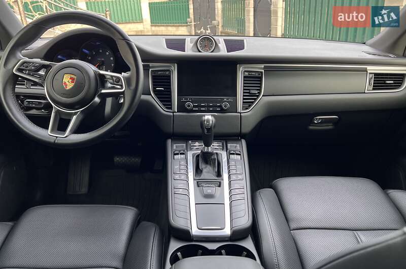 Внедорожник / Кроссовер Porsche Macan 2016 в Киеве