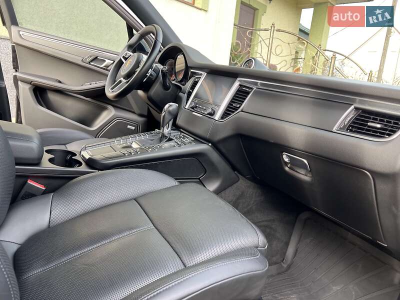 Внедорожник / Кроссовер Porsche Macan 2016 в Киеве