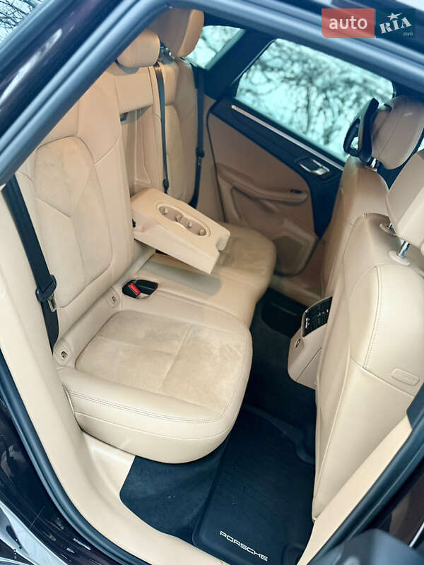 Внедорожник / Кроссовер Porsche Macan 2020 в Звягеле