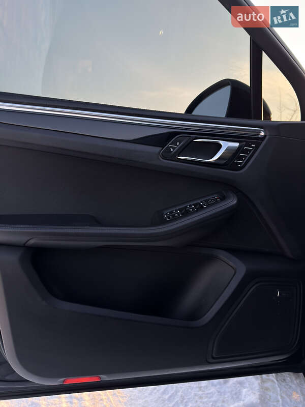 Внедорожник / Кроссовер Porsche Macan 2015 в Киеве фото 16 Внедорожник / Кроссовер Porsche Macan 2015 в Киеве