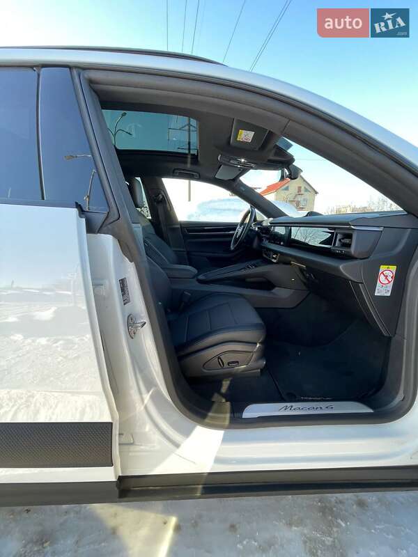 Внедорожник / Кроссовер Porsche Macan 2024 в Львове