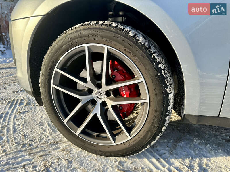 Внедорожник / Кроссовер Porsche Macan 2022 в Киеве