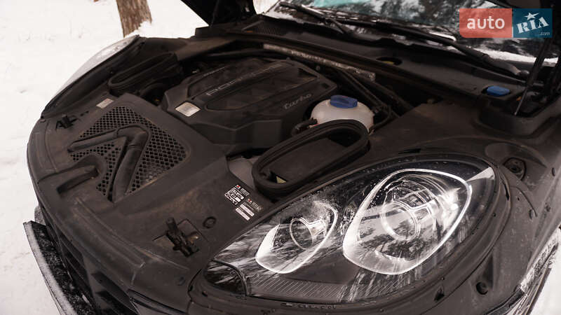 Внедорожник / Кроссовер Porsche Macan 2015 в Киеве