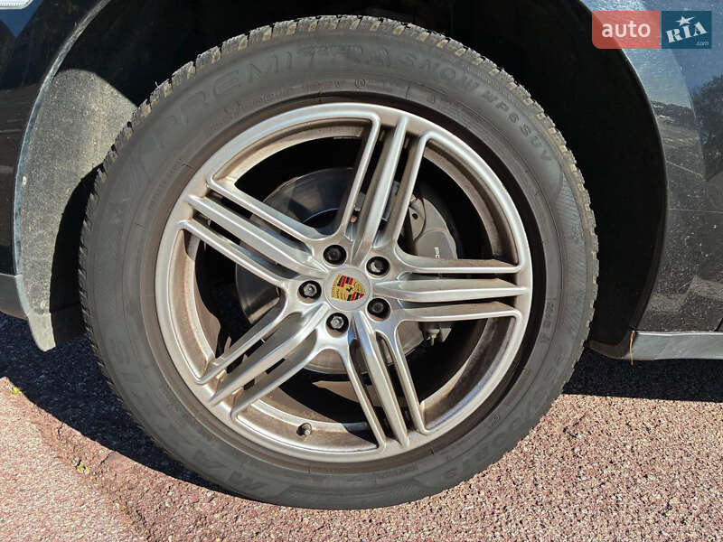 Внедорожник / Кроссовер Porsche Macan 2016 в Киеве