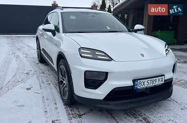 Позашляховик / Кросовер Porsche Macan 2024 в Волочиську