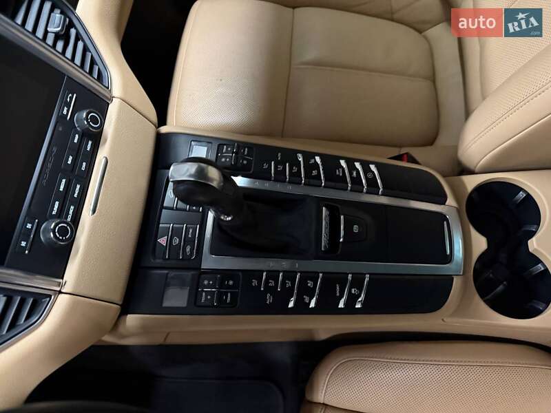 Позашляховик / Кросовер Porsche Macan 2016 в Києві фото 15 Позашляховик / Кросовер Porsche Macan 2016 в Києві