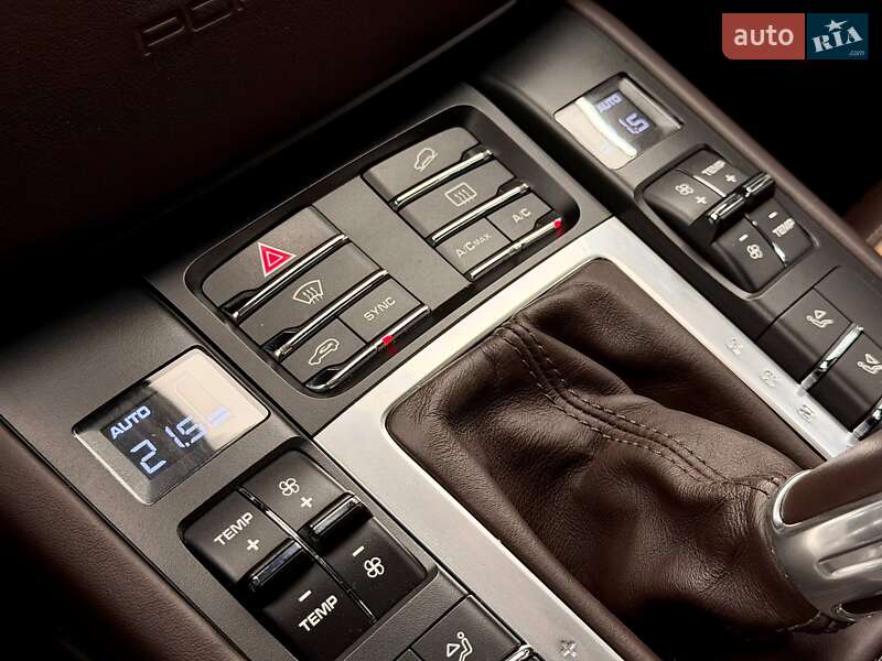 Внедорожник / Кроссовер Porsche Macan 2016 в Киеве