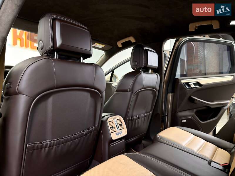 Внедорожник / Кроссовер Porsche Macan 2016 в Киеве