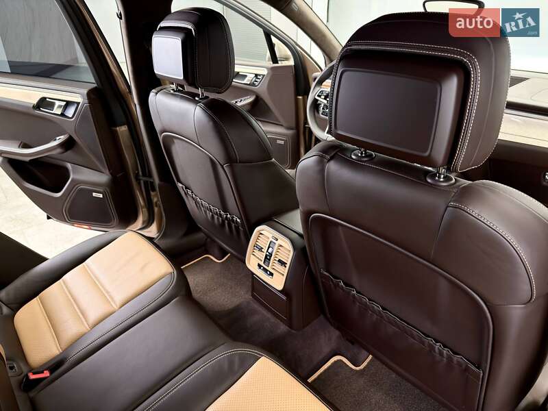 Внедорожник / Кроссовер Porsche Macan 2016 в Киеве