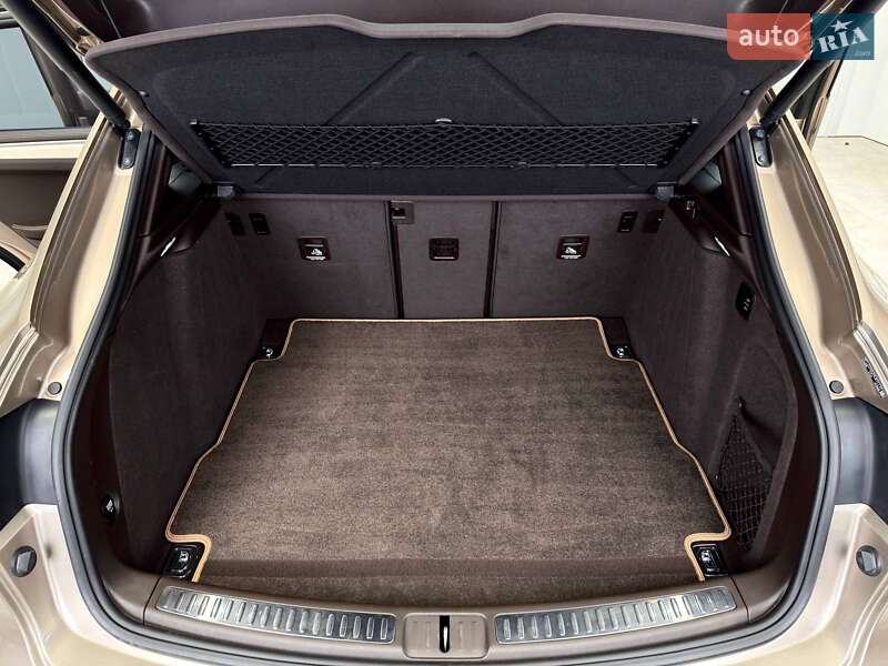 Внедорожник / Кроссовер Porsche Macan 2016 в Киеве