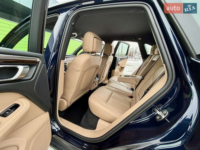 Внедорожник / Кроссовер Porsche Macan 2021 в Киеве