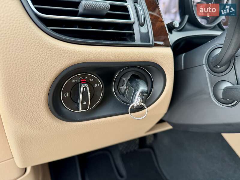 Внедорожник / Кроссовер Porsche Macan 2021 в Киеве