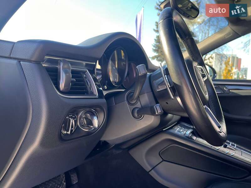 Позашляховик / Кросовер Porsche Macan 2014 в Львові