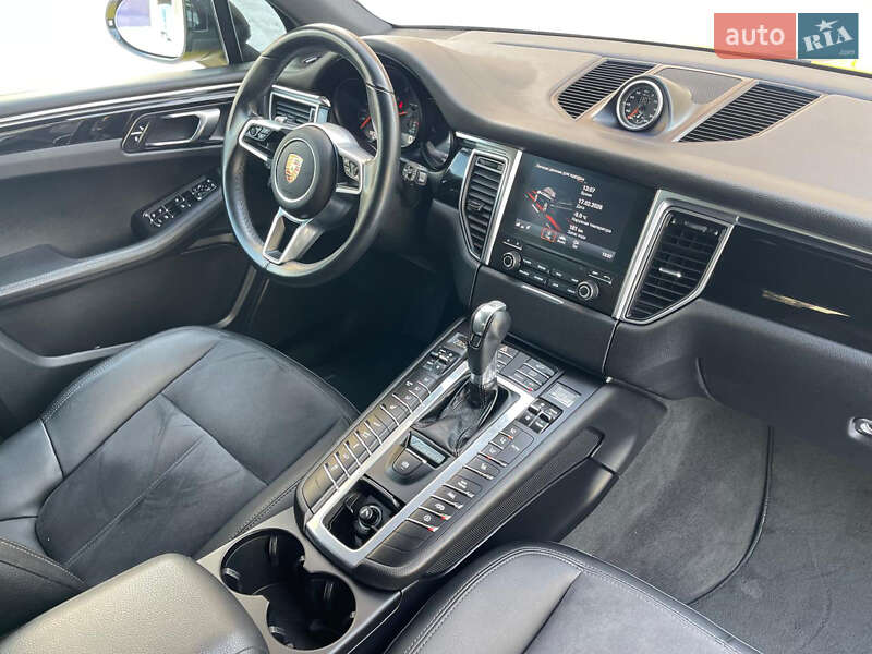 Внедорожник / Кроссовер Porsche Macan 2018 в Киеве