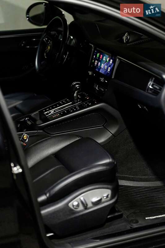 Позашляховик / Кросовер Porsche Macan 2023 в Тернополі