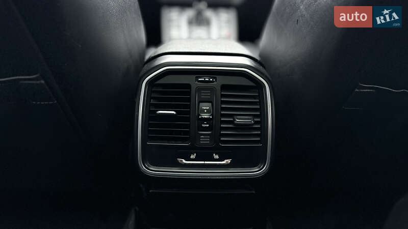 Позашляховик / Кросовер Porsche Macan 2016 в Києві