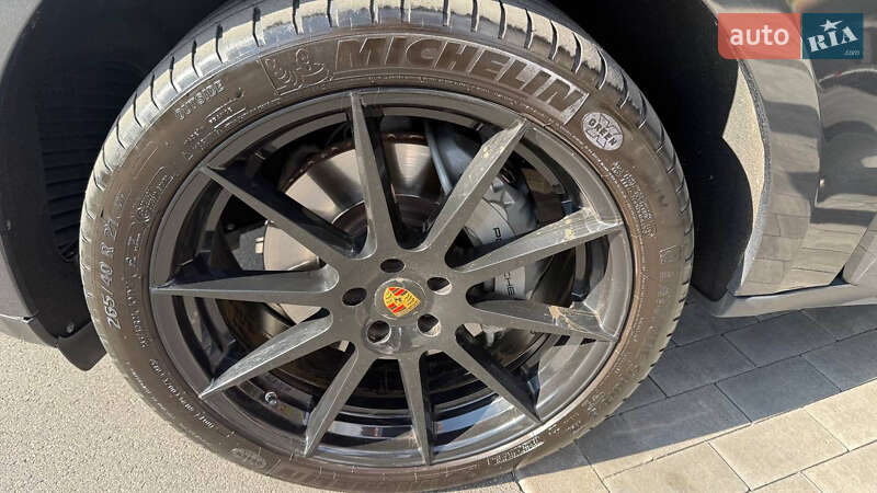 Позашляховик / Кросовер Porsche Macan 2020 в Києві