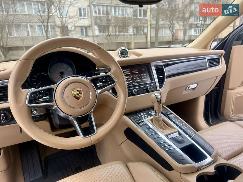 Позашляховик / Кросовер Porsche Macan 2014 в Києві