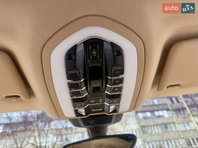 Позашляховик / Кросовер Porsche Macan 2014 в Києві