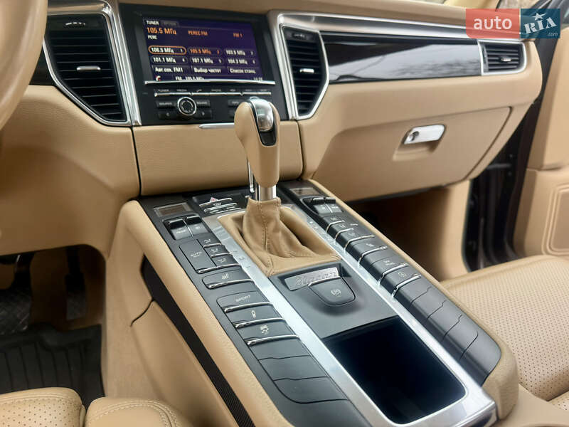 Позашляховик / Кросовер Porsche Macan 2014 в Києві