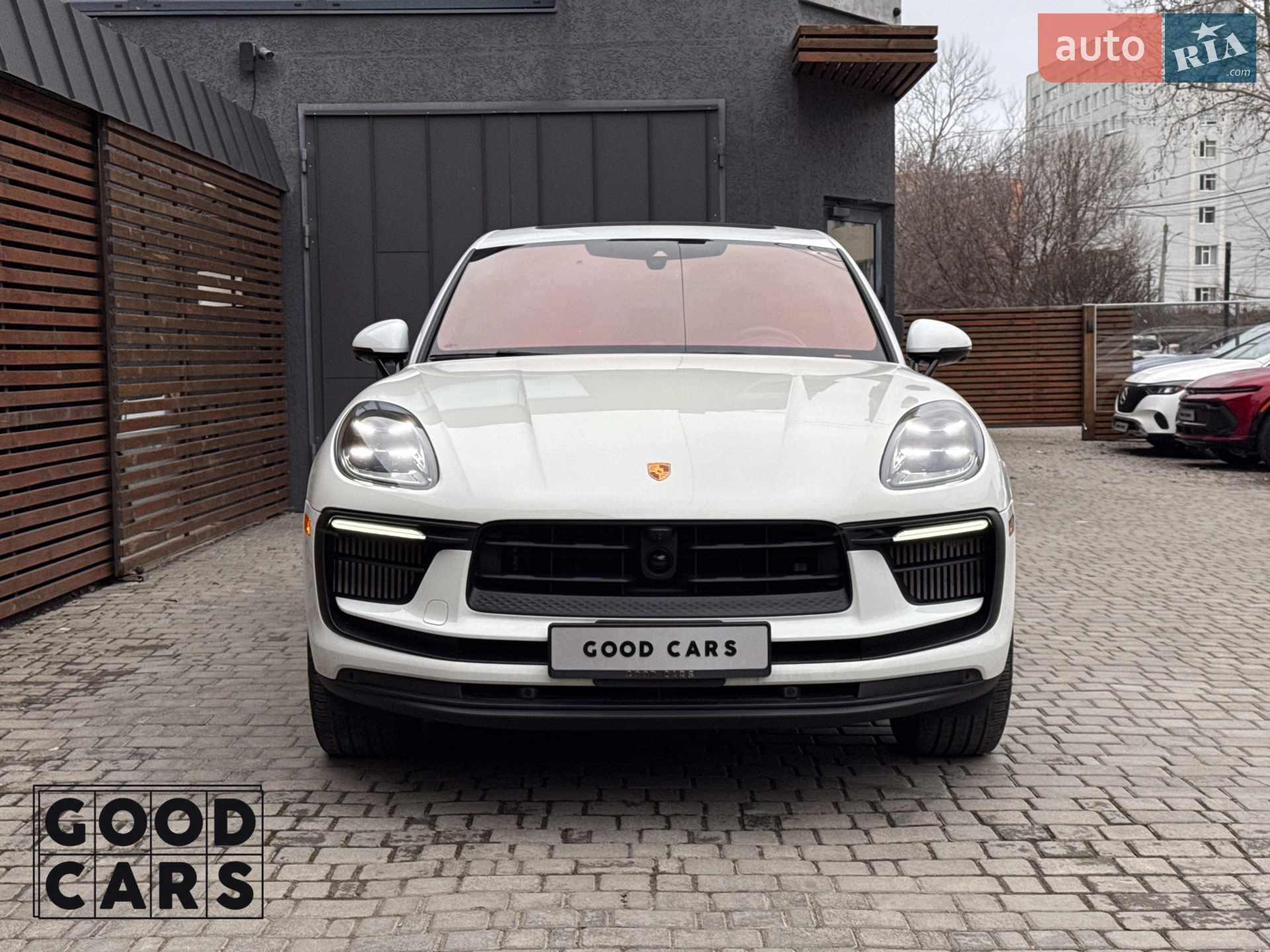 2022 Porsche Macan - мініатюра 2