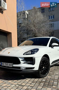 Позашляховик / Кросовер Porsche Macan 2021 в Дніпрі