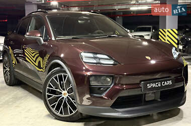 Внедорожник / Кроссовер Porsche Macan 2024 в Киеве