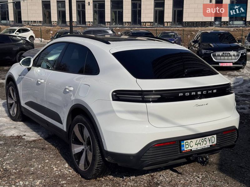 Позашляховик / Кросовер Porsche Macan 2024 в Києві