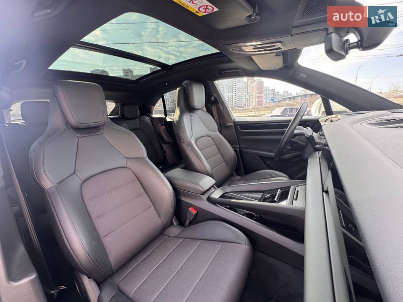 Позашляховик / Кросовер Porsche Macan 2024 в Києві