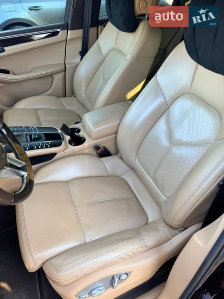 Внедорожник / Кроссовер Porsche Macan 2016 в Хмельницком