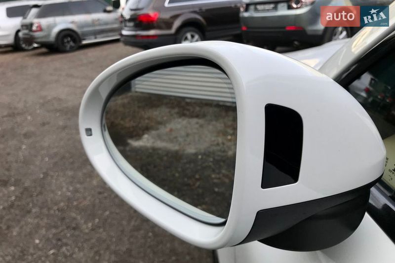 Позашляховик / Кросовер Porsche Macan 2016 в Києві