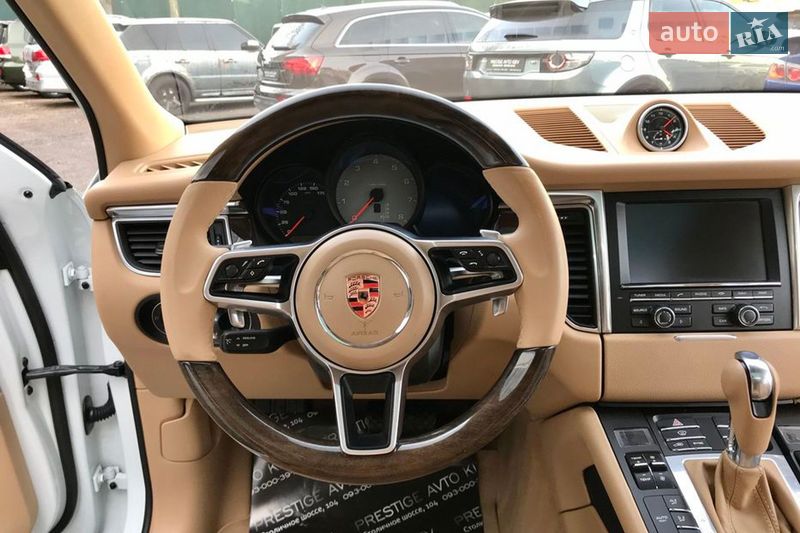 Позашляховик / Кросовер Porsche Macan 2016 в Києві