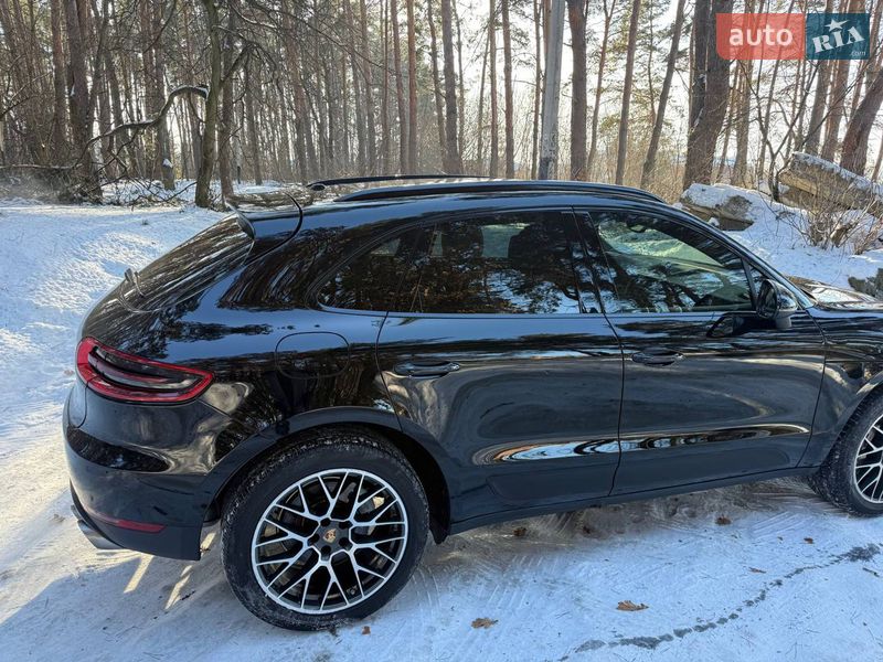 Позашляховик / Кросовер Porsche Macan 2016 в Білогородці