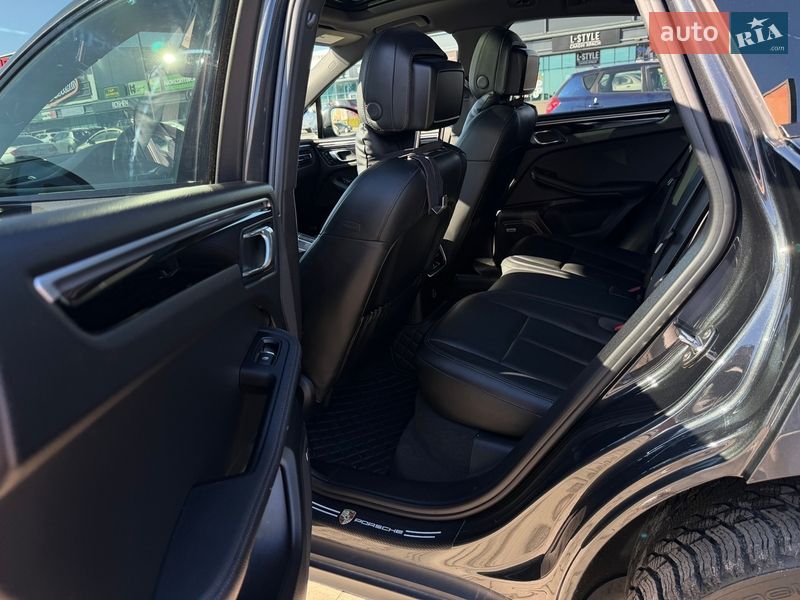 Внедорожник / Кроссовер Porsche Macan 2019 в Киеве