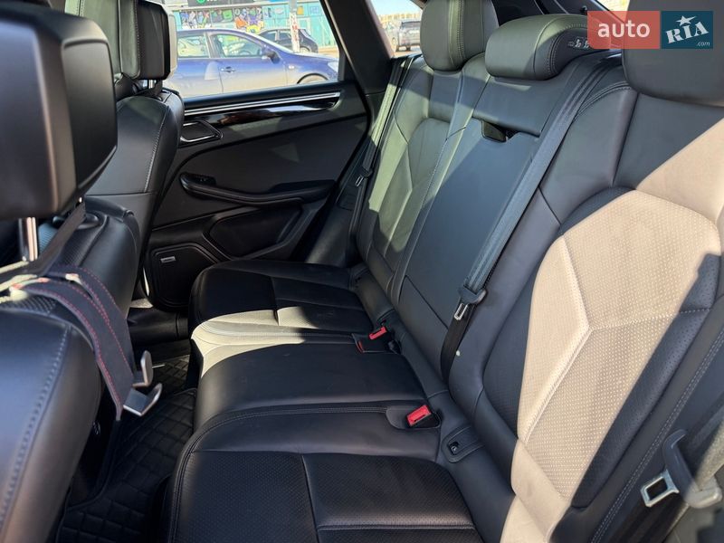 Внедорожник / Кроссовер Porsche Macan 2019 в Киеве